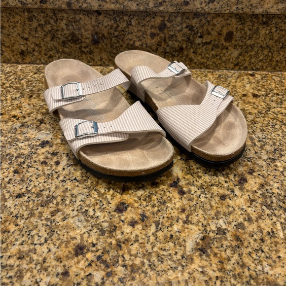 𝅺Birkis Birkenstock Aziza Women's Size 40 US 9/9.5 White  Striped Sandals READ - Picture 1 of 10